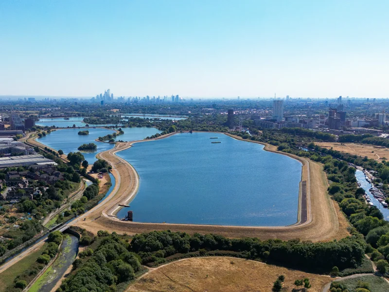 A scenic view of Walthamstow Reservoir 1, part of the Walthamstow Reservoirs complex.